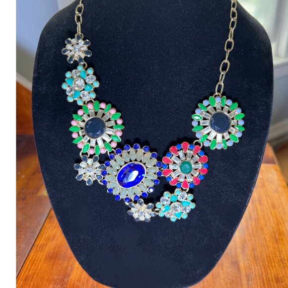 J. Crew Statement Cluster Medallion Gold Tone Necklace 22" - Picture 1 of 10